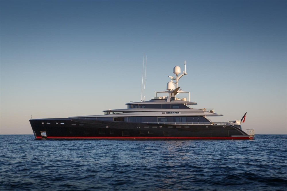 Yacht LADY VICTORIA, Feadship CHARTERWORLD Luxury Superyacht Charters